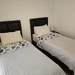 Lovely Modern Flat With Balcony, Casablanca