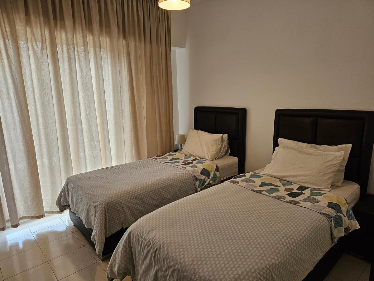 Lovely Modern Flat With Balcony, Apartamento